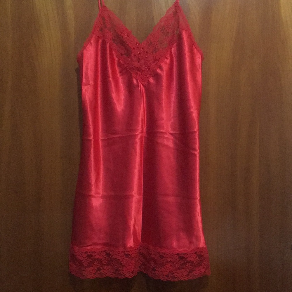 Body Chic red satin lace chemise VTG small / medium